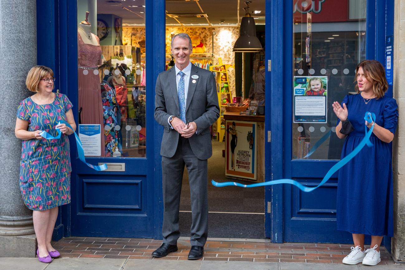 Julia's House Chief Executive Martin Edwards opens the Julia's House Chippenham shop with Assistant Manager Jo Bird (L) and Manager Donna Harrop (R)